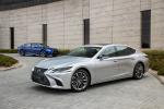 Lexus LS500h 2018 года (AU)